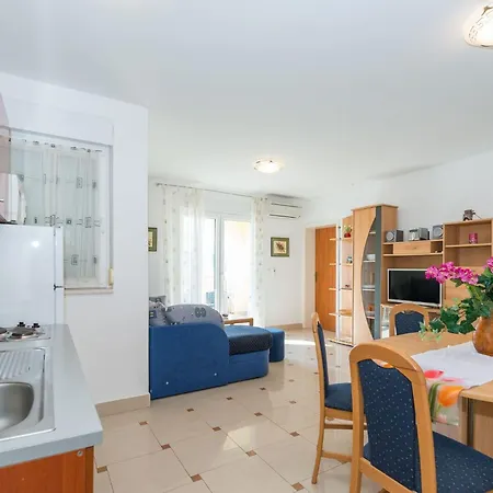Partelj 6 By Interhome Lejlighed Vir