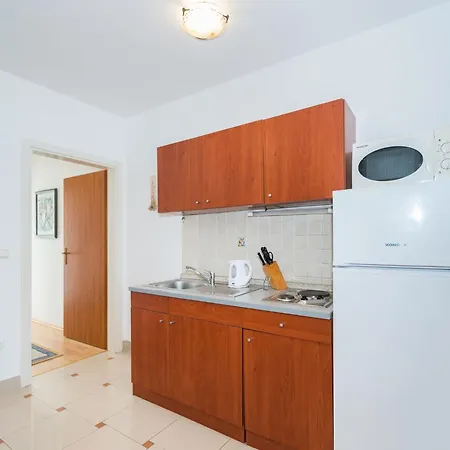 Partelj 6 By Interhome Vir