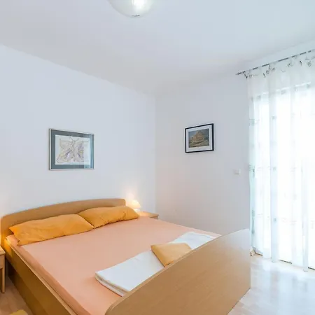 Partelj 6 By Interhome